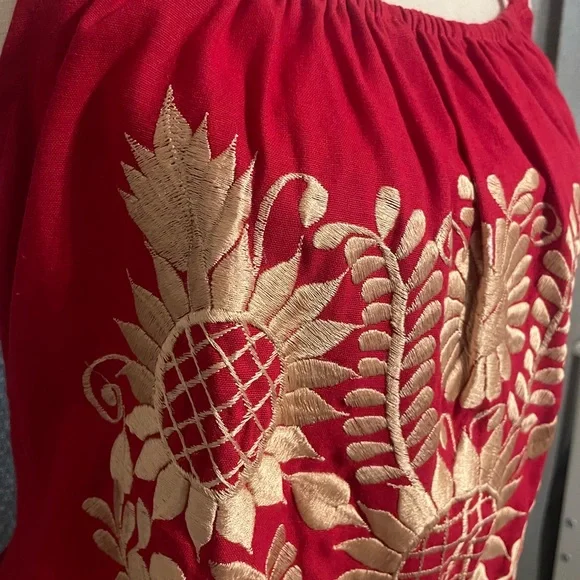 Mexican Embroidered Dress 🌹 - Picture 2 of 4